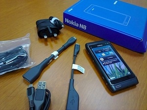Nokia N8:n akku sittenkin vaihdettavissa