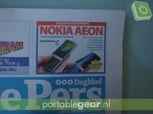 Nokian 12 megapikselin kosketunäyttöpuhelin verkkokaupan lehti-ilmoituksessa