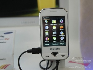 Samsung esitteli kahta tulevaa Diva-puhelintaan, S7070:t� ja S5150:t�