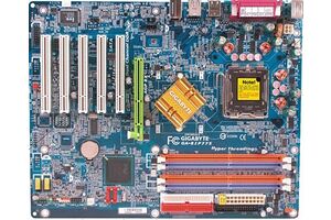 Gigabyte GA-8IP775