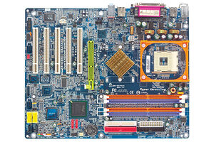 Gigabyte GA-8IP900